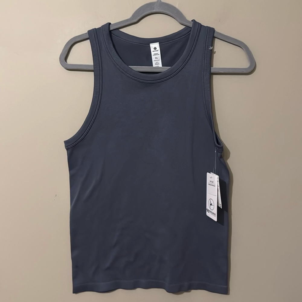 NWT- 90 DEGREE BY REFLEX 3-Pack Seamless Tank Tops, white, 2 grey, size XL - Picture 9 of 12